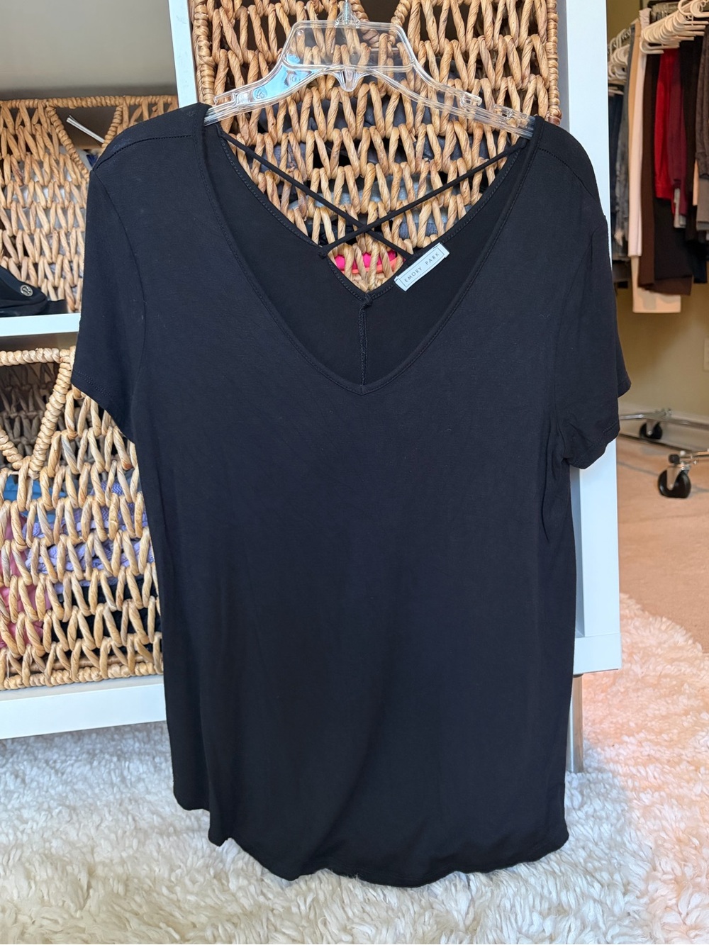 Emory Park Black Short Sleeve V-Neck Tee with Crisscross Back